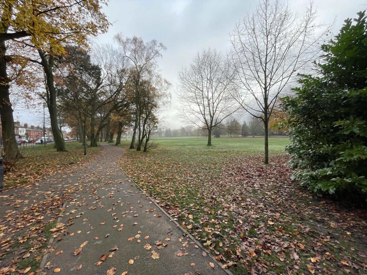 Urban 3 Bedroom Home In Kings Heath-Great Location Birmingham Exteriör bild